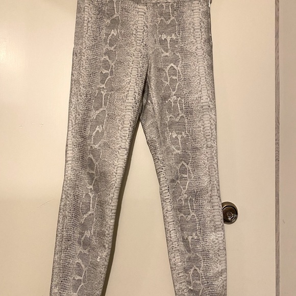 Fidelity snake print pants new without tags - Picture 1 of 5